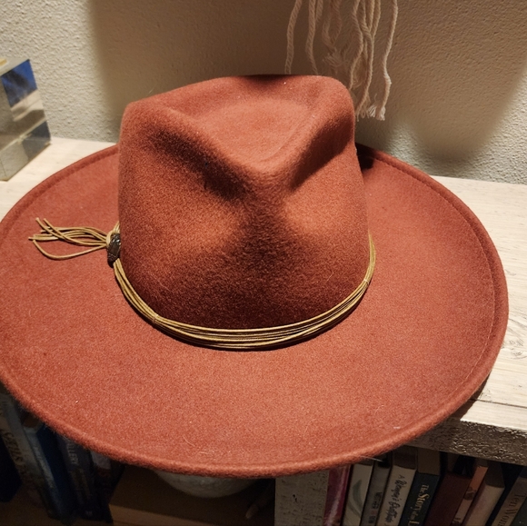 Rust Color Felt Hat w/Leather Band - Picture 1 of 2